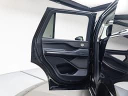 Lincoln Navigator Reserve 4x4 2027 — side view