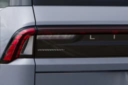 Lincoln Navigator Reserve 4x4 2027 — side view