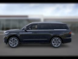 Lincoln Navigator Reserve 4x4 2026 — side view