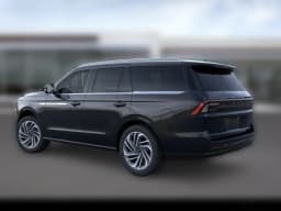 Lincoln Navigator Reserve 4x4 2026 — side view