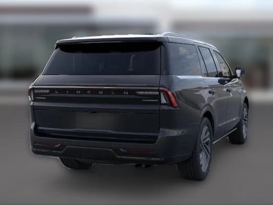 Lincoln Navigator Reserve 4x4 2026 — side view