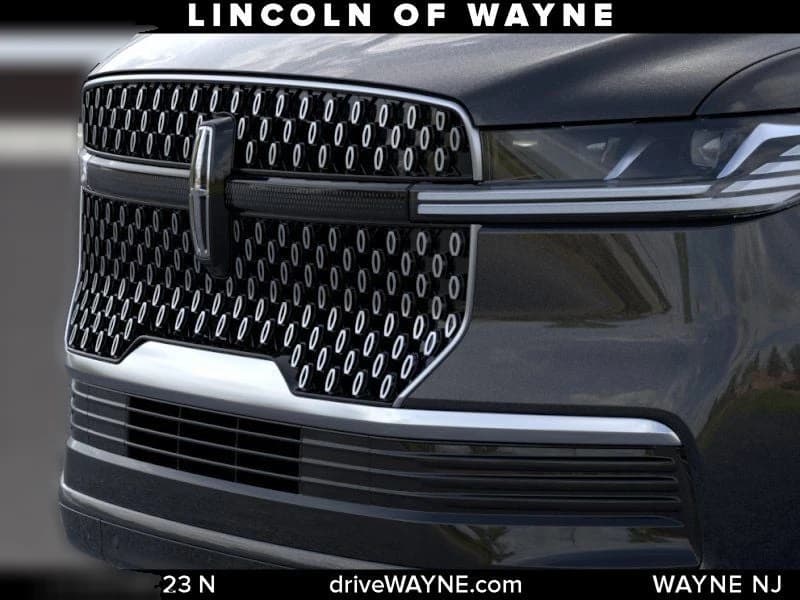 Lincoln Navigator Reserve 4x4 2026 — side view