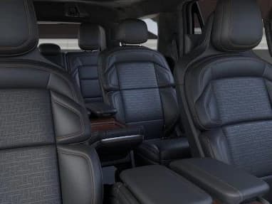 Lincoln Navigator Black Label 4x4 2026 — side view