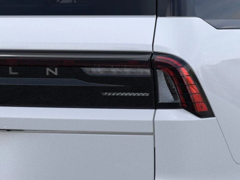 Lincoln Navigator Black Label 4x4 2026 — side view
