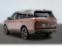 Lincoln Navigator Black Label 4x4 2026 — side view