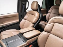Lincoln Navigator Black Label 4x4 2026 — side view
