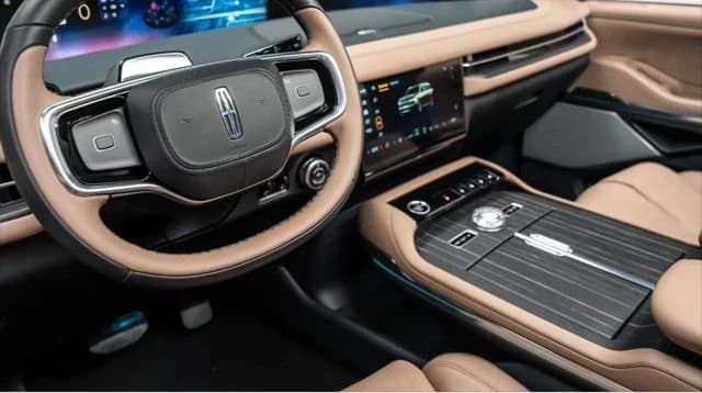 Lincoln Navigator Black Label 4x4 2026 — side view