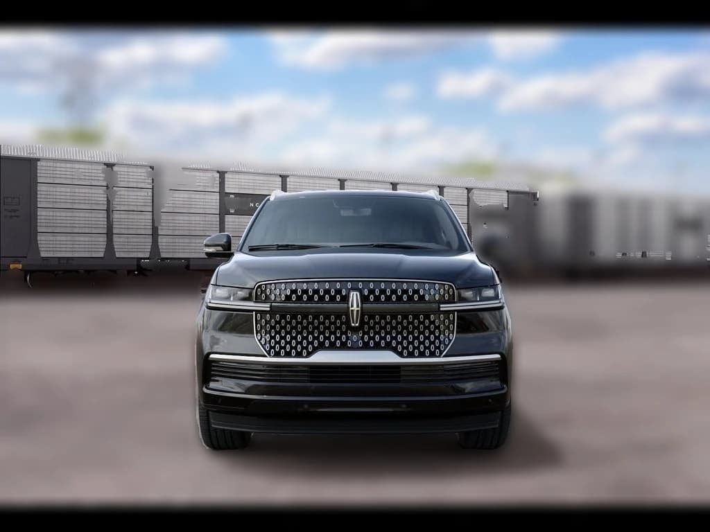 Lincoln Navigator Premiere 4x4 2027 — side view