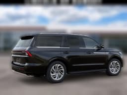 Lincoln Navigator Premiere 4x4 2027 — side view