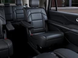 Lincoln Navigator Premiere 4x4 2027 — side view