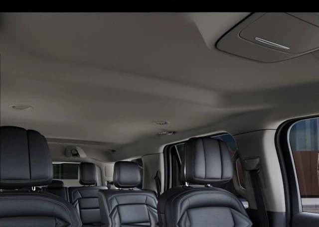 Lincoln Navigator Premiere 4x4 2027 — side view