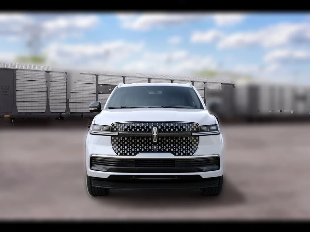 Lincoln Navigator Premiere 4x4 2027 — side view