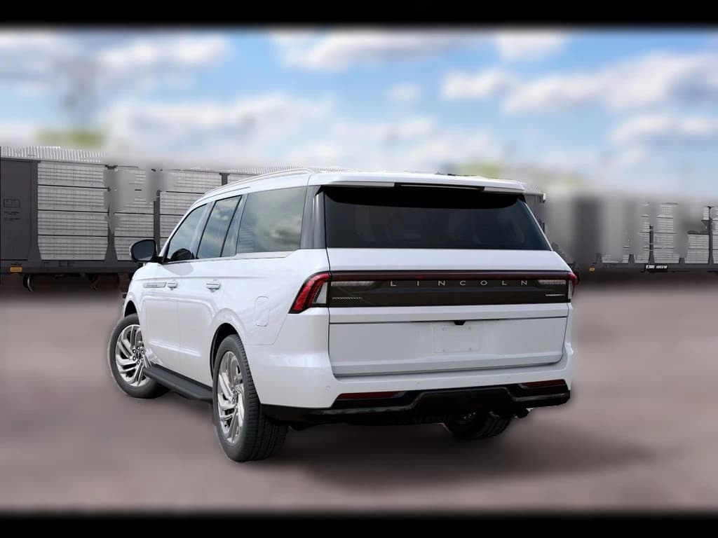 Lincoln Navigator Premiere 4x4 2027 — side view
