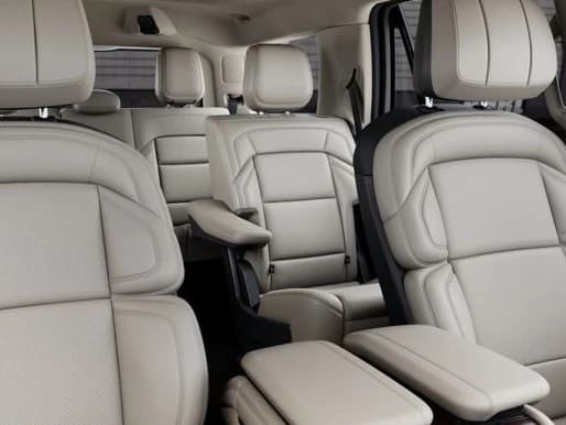 Lincoln Navigator Premiere 4x4 2027 — side view