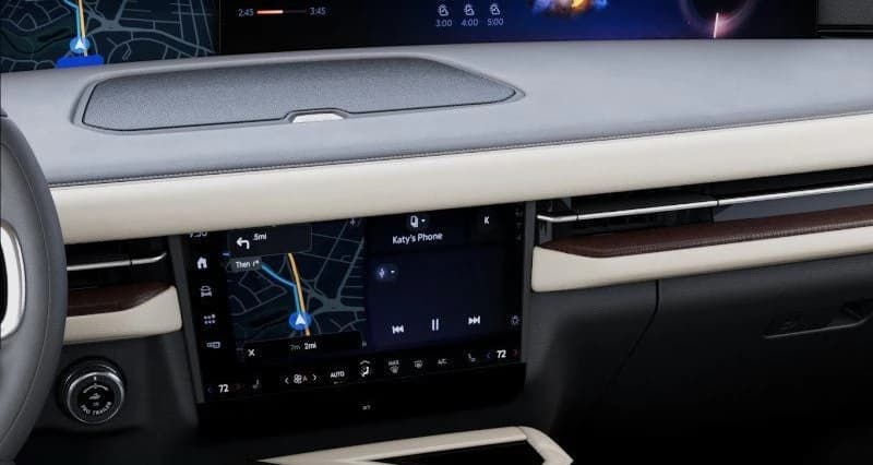 Lincoln Navigator Premiere 4x4 2027 — side view