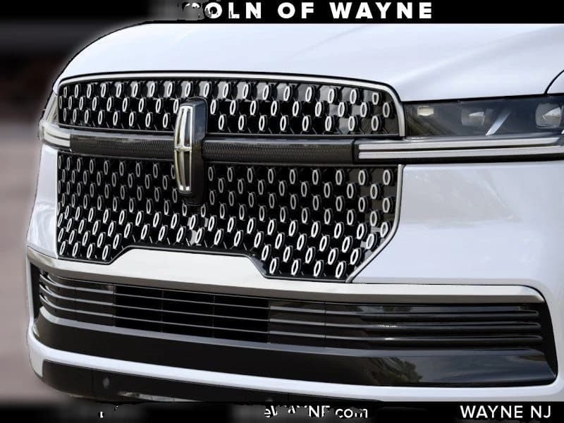 Lincoln Navigator Premiere 4x4 2027 — side view