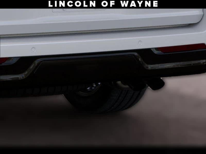 Lincoln Navigator Premiere 4x4 2027 — side view