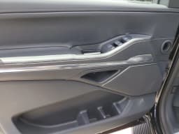Lincoln Navigator Premiere 4x4 2026 — side view