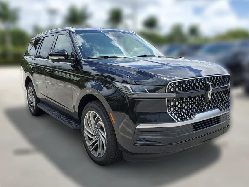 Lincoln Navigator Premiere 4x4 2026 — side view