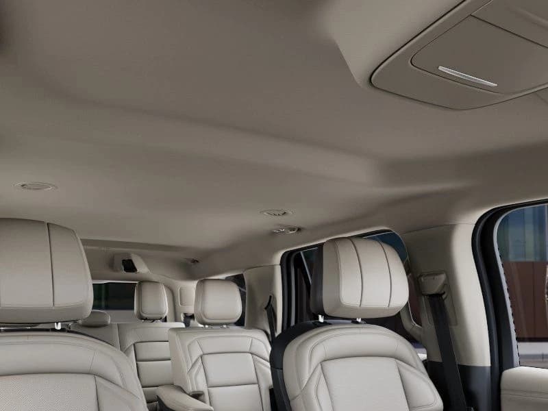 Lincoln Navigator Premiere 4x4 2027 — side view