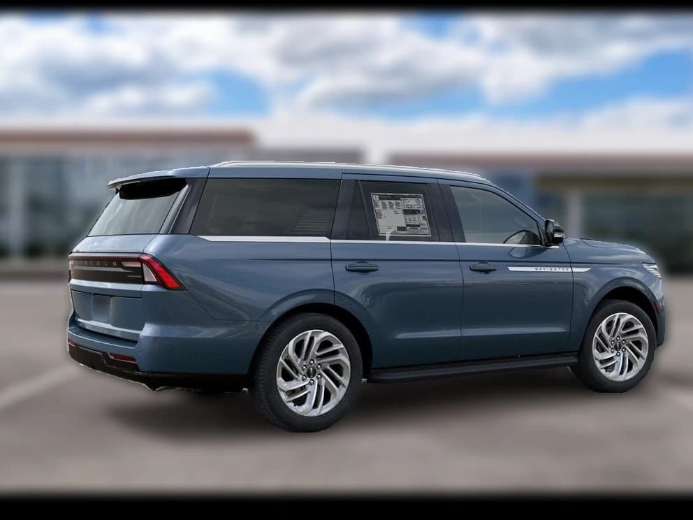 Lincoln Navigator Premiere 4x4 2027 — side view