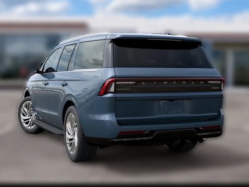 Lincoln Navigator Premiere 4x4 2027 — side view