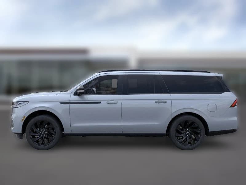 Lincoln Navigator L Reserve 4x4 2026 — side view