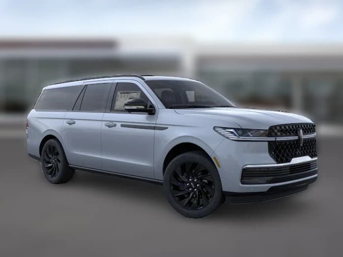 Lincoln Navigator L Reserve 4x4 2026 — side view