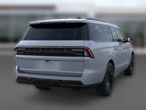 Lincoln Navigator L Reserve 4x4 2026 — side view