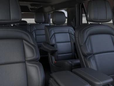Lincoln Navigator L Reserve 4x4 2026 — side view