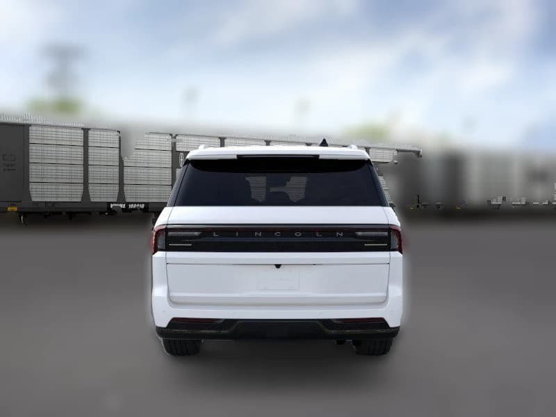 Lincoln Navigator L Reserve 4x4 2026 — side view