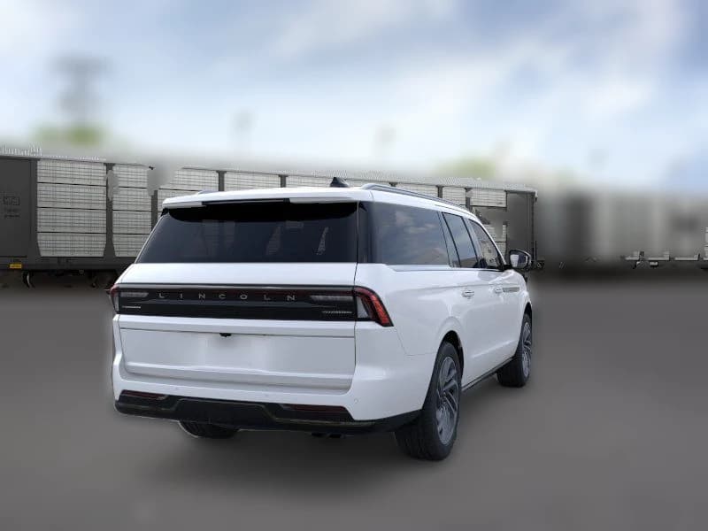 Lincoln Navigator L Reserve 4x4 2026 — side view