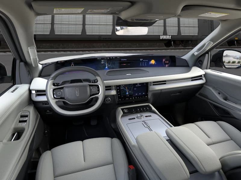 Lincoln Navigator L Reserve 4x4 2026 — side view
