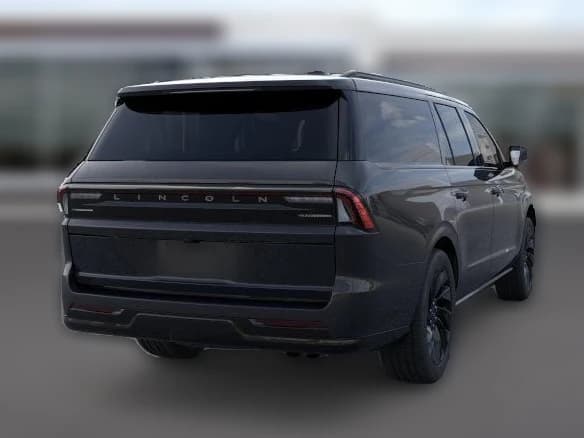 Lincoln Navigator L Reserve 4x4 2026 — side view