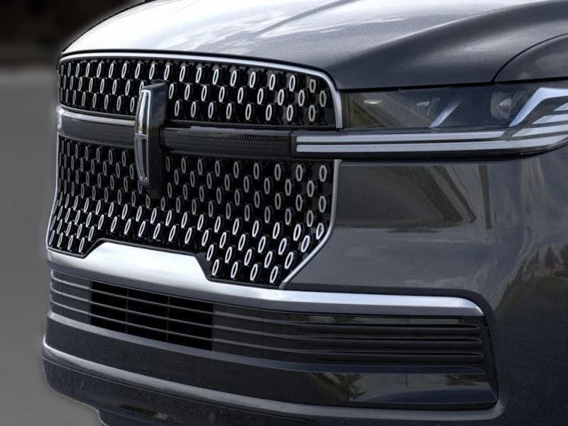 Lincoln Navigator L Reserve 4x4 2026 — side view