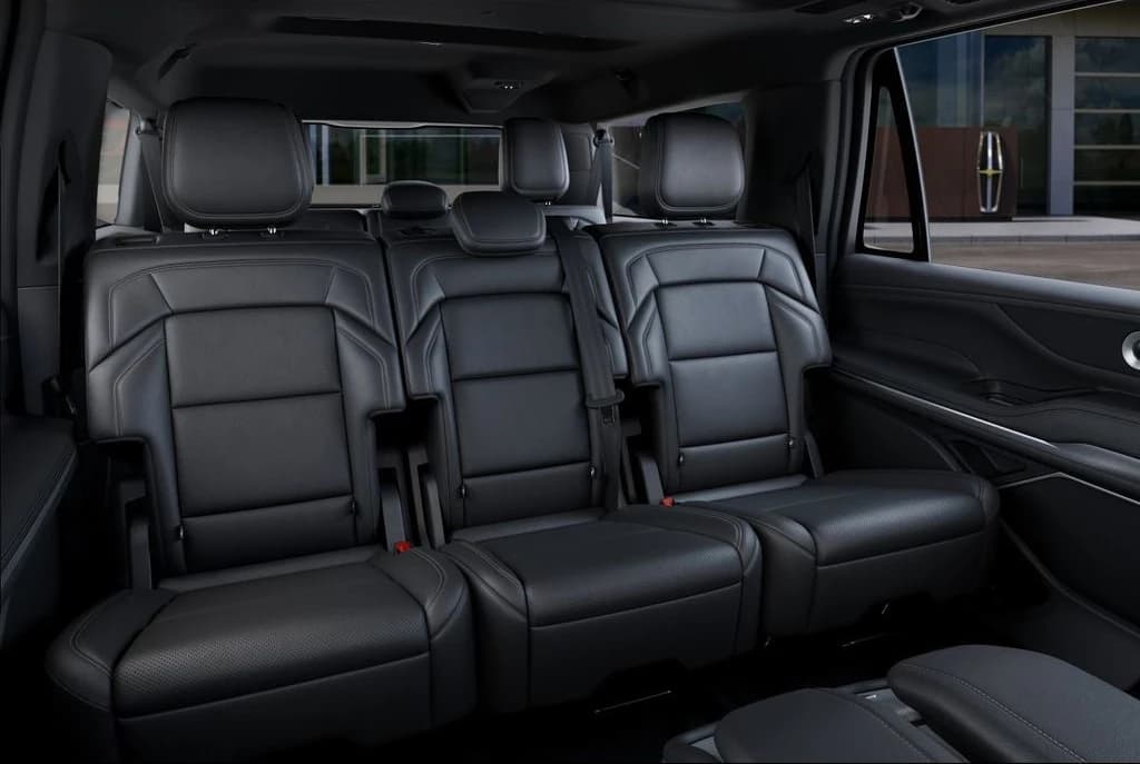 Lincoln Navigator L Reserve 4x4 2027 — side view