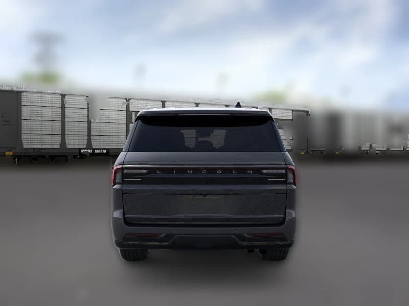 Lincoln Navigator L Reserve 4x4 2026 — side view