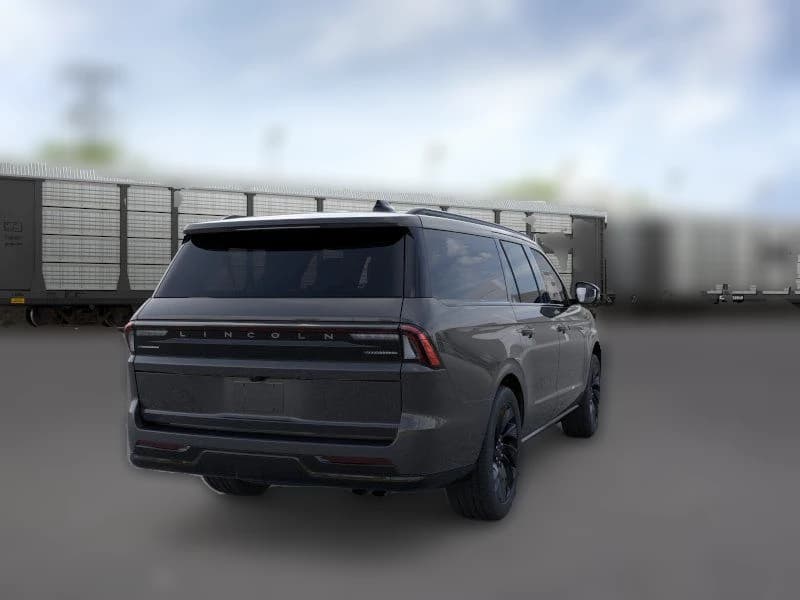 Lincoln Navigator L Reserve 4x4 2026 — side view