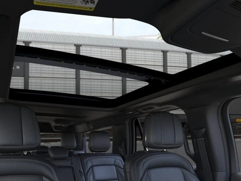 Lincoln Navigator L Reserve 4x4 2026 — side view