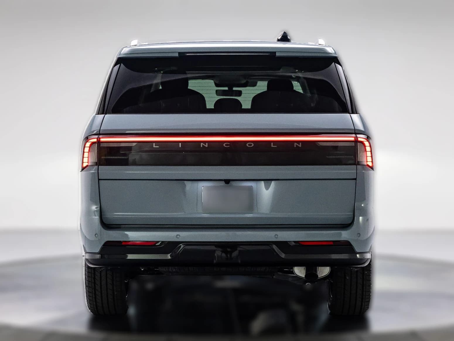 Lincoln Navigator L Reserve 4x4 2027 — side view