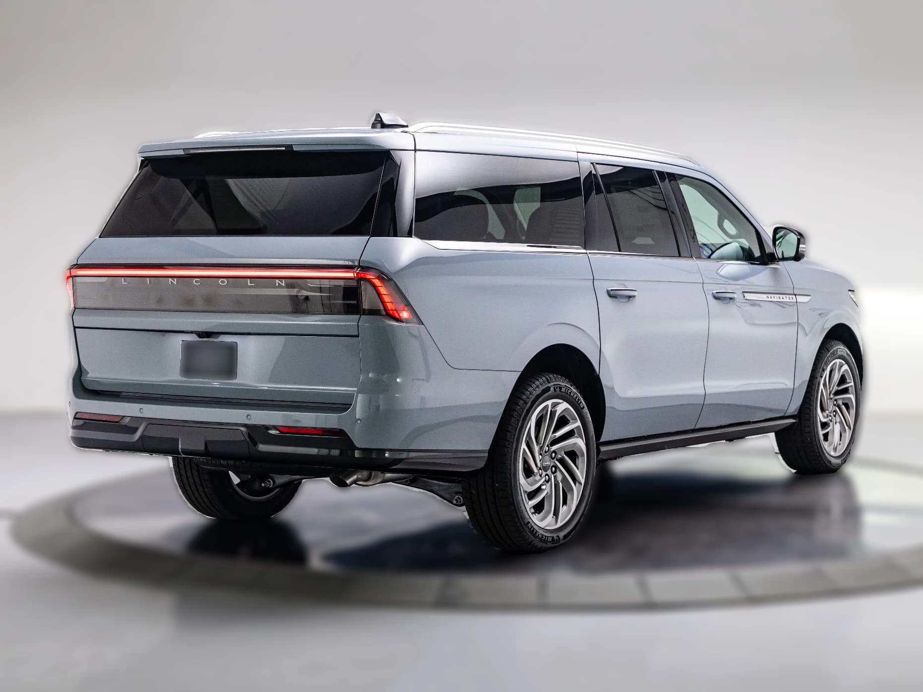 Lincoln Navigator L Reserve 4x4 2027 — side view
