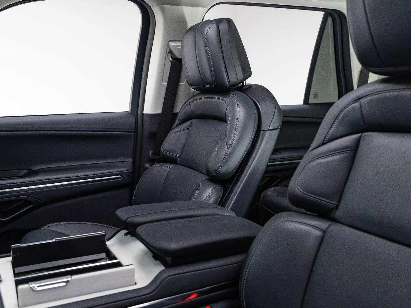 Lincoln Navigator L Reserve 4x4 2027 — side view