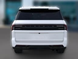 Lincoln Navigator L Reserve 4x4 2025 — side view
