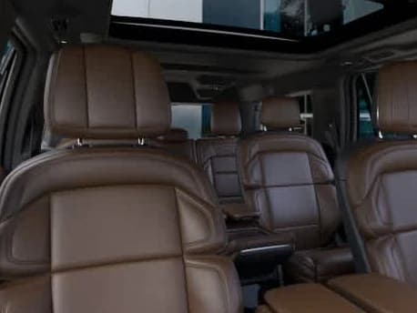 Lincoln Navigator L Reserve 4x4 2025 — side view