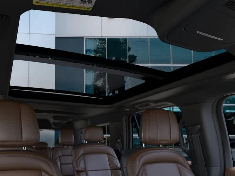 Lincoln Navigator L Reserve 4x4 2025 — side view
