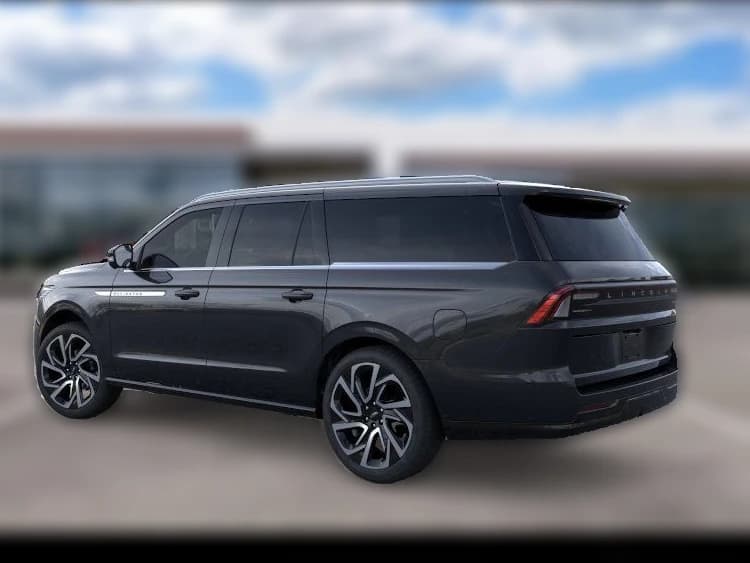 Lincoln Navigator L Reserve 4x4 2026 — side view