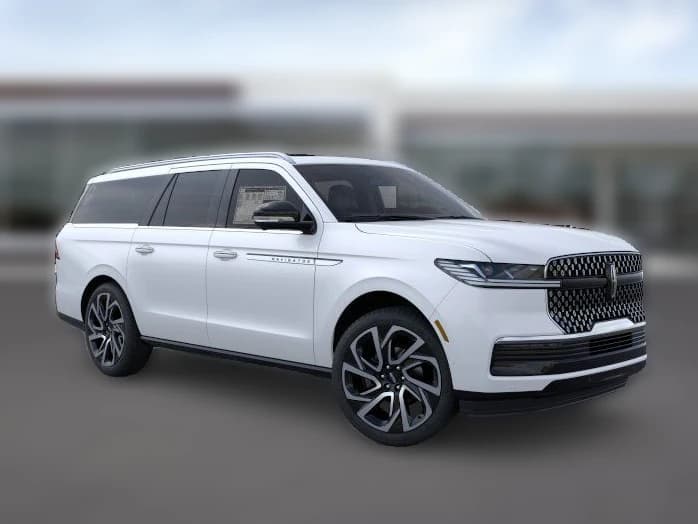 Lincoln Navigator L Reserve 4x4 2026 — side view
