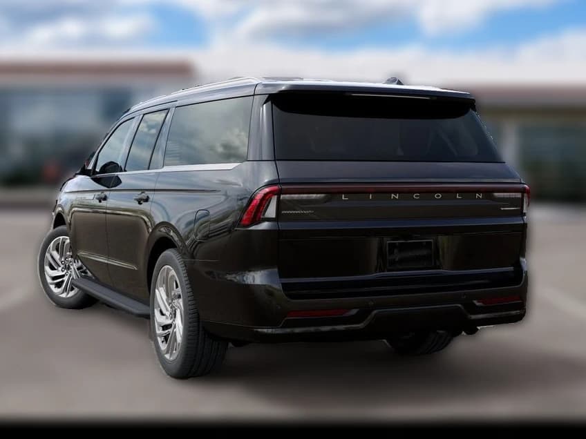 Lincoln Navigator L Premiere 4x4 2027 — side view