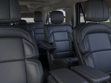 Lincoln Navigator L Premiere 4x4 2026 — side view