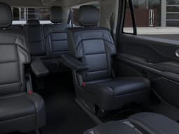 Lincoln Navigator L Premiere 4x4 2026 — side view